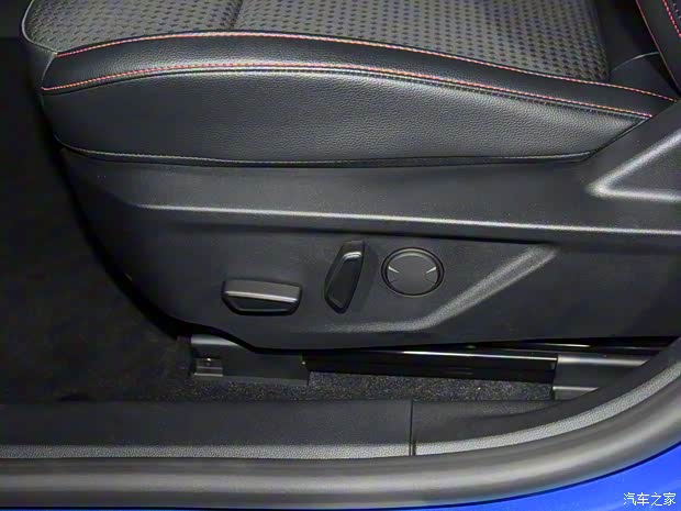 长安福特 福克斯 2021款 三厢 EcoBoost 180 自动ST Line