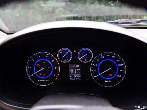 江铃汽车 宝典 2016款 1.8T新超值汽油两驱长货箱GLJX4G18E5L