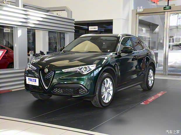 阿尔法·罗密欧 Stelvio 2021款 2.0T 280HP 豪华版 阿尔法·罗密欧 Stelvio 2021款 2.0T 280HP 豪华版