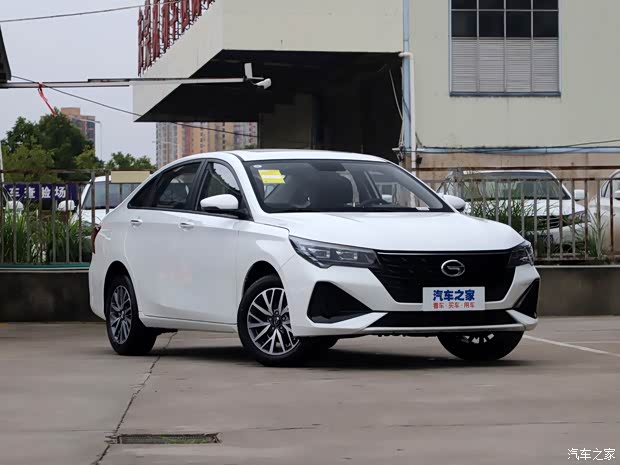 广汽乘用车 传祺GA4 2021款 PLUS 235T 自动尊享版