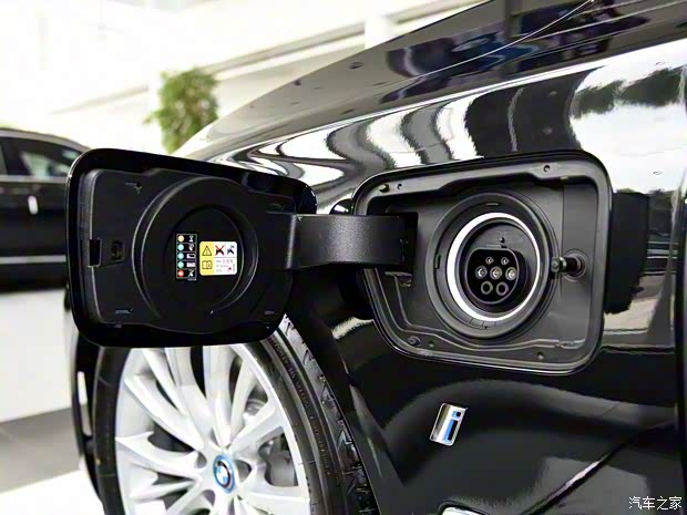 寶馬(進(jìn)口) 寶馬7系新能源 2018款 740Le xDrive