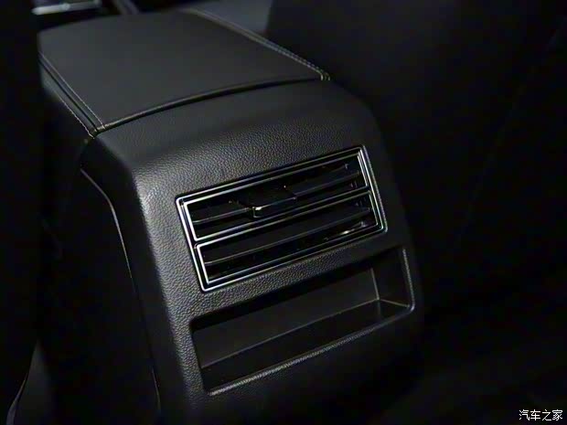 众泰汽车 大迈X7 2017款 上进版 2.0T DCT黄山型 7座