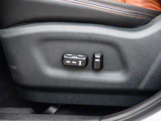 SWM斯威汽車 SWM斯威X3 2017款 1.5T 手動酷尚型