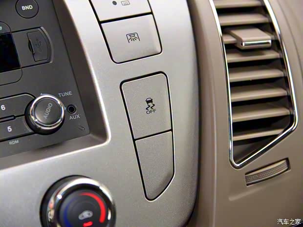 上汽大通 上汽大通V80 2017款 2.5T手動商杰版長軸中頂