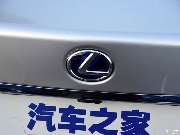 雷克萨斯 雷克萨斯LS 2021款 500h 行政版 雷克萨斯 雷克萨斯LS 2021款 500h 行政版