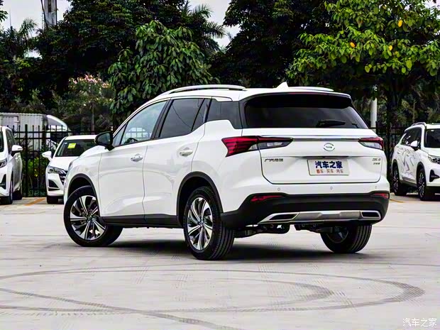 广汽乘用车 传祺GS4 2021款 270T 自动尊贵纵享版 广汽乘用车 传祺GS4 2021款 270T 自动尊贵纵享版