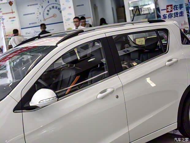 上汽通用五菱 寶駿310 2016款 1.2L 手動(dòng)豪華型