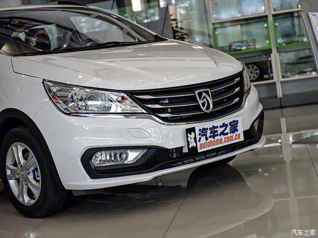 上汽通用五菱 寶駿310 2016款 1.2L 手動(dòng)豪華型