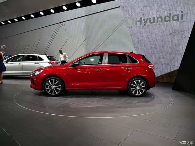 现代(进口) 现代i30(海外) 2017款 基本型 现代(进口) 现代i30(海外) 2017款 基本型