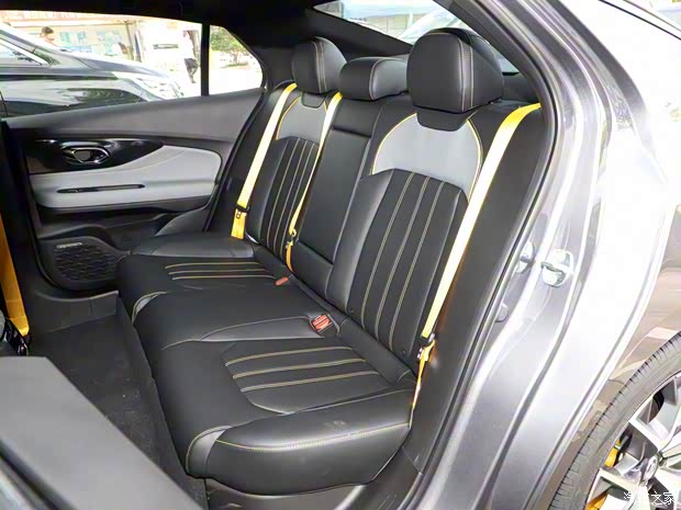 广汽乘用车 影豹 2021款 高配型