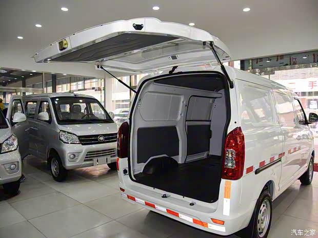 福汽新龙马 启腾M70EV 2017款 纯电动 厢式运输车2座