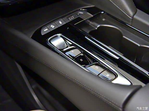 上汽通用别克 昂科旗 2022款 28T 四驱尊享旗舰型