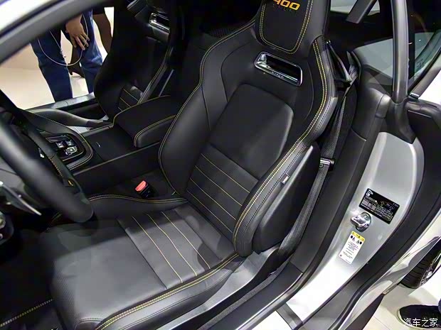 捷豹 捷豹F-TYPE 2018款 3.0T 400 SPORT硬顶版 捷豹 捷豹F-TYPE 2018款 3.0T 400 SPORT硬顶版