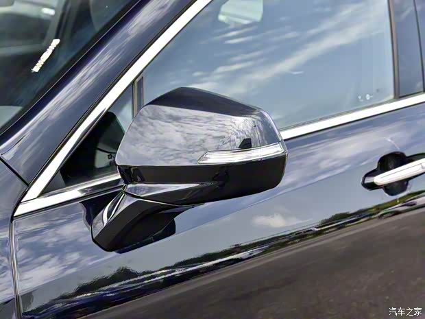 上汽通用凯迪拉克 凯迪拉克XT4 2021款 28T 两驱领先型