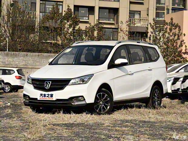 上汽通用五菱 寶駿730 2017款 1.5T 手動時尚型 7座