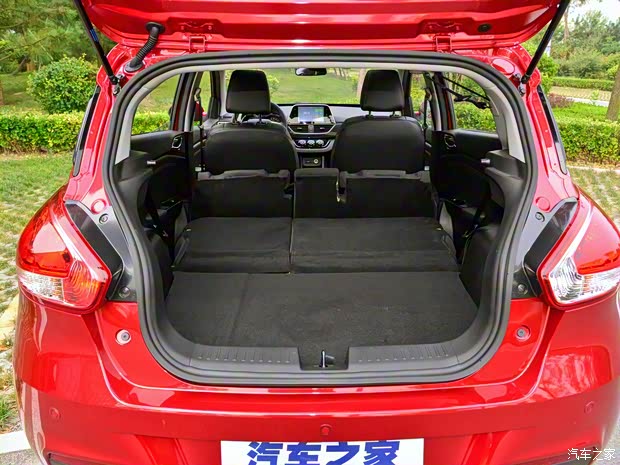 上汽通用五菱 寶駿310 2017款 1.5L 自動(dòng)豪華型
