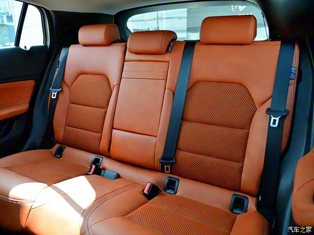 英菲尼迪(进口) 英菲尼迪QX30 2017款 2.0T 四驱中配型