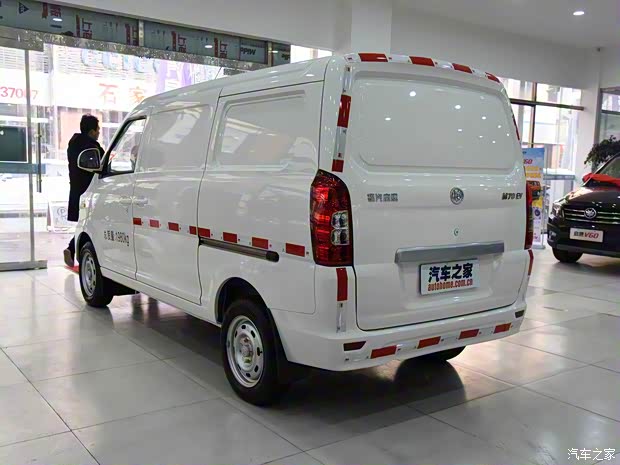 福汽新龙马 启腾M70EV 2017款 纯电动 厢式运输车2座