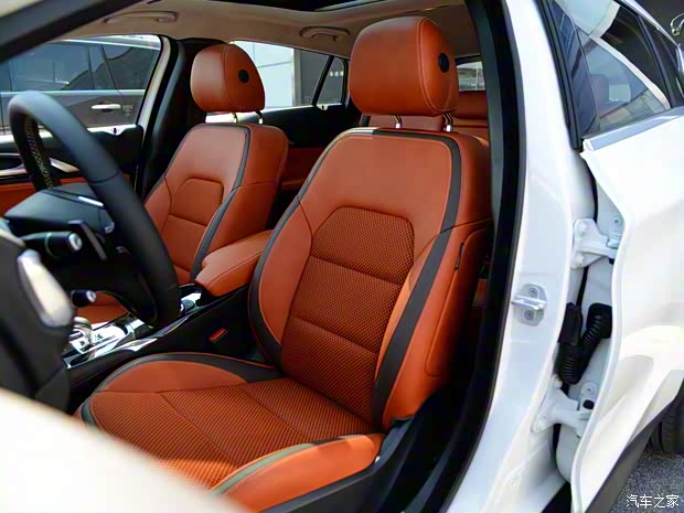 英菲尼迪(进口) 英菲尼迪QX30 2017款 2.0T 四驱中配型