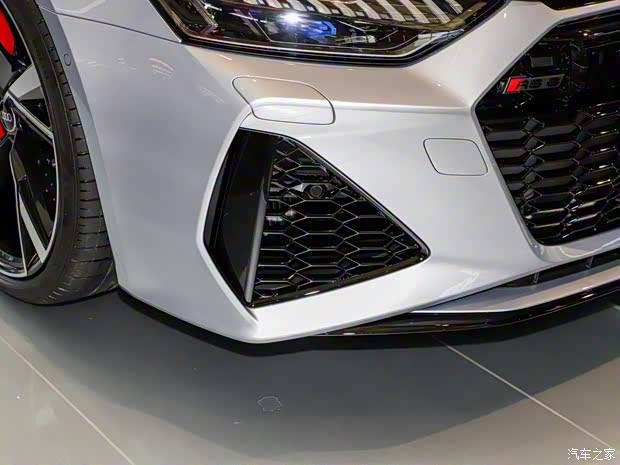 Audi Sport 奧迪RS 6 2021款 RS 6 4.0T Avant 尊享版