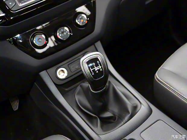 江西五十铃 瑞迈 2016款 2.8T两驱超豪华款JE493ZLQ4CA