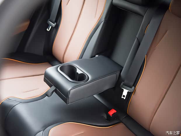 比亚迪 秦PLUS 2021款 DM 基本型