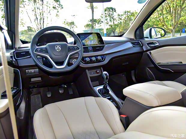 上汽通用五菱 寶駿310W 2017款 1.5L 手動豪華型