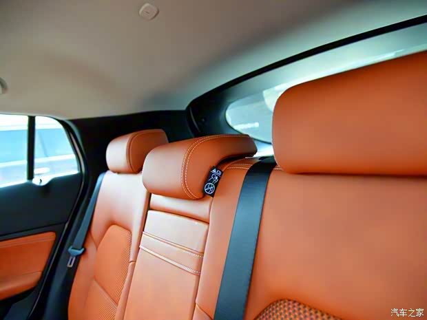 英菲尼迪(进口) 英菲尼迪QX30 2017款 2.0T 四驱中配型