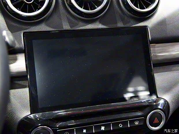 凯翼汽车 凯翼V3 2016款 1.5L 自动智联III 凯翼汽车 凯翼V3 2016款 1.5L 自动智联III