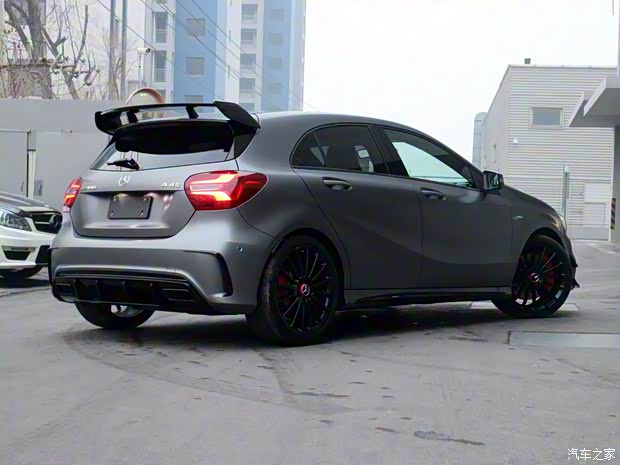 梅赛德斯-AMG 奔驰A级AMG(进口) 2017款 AMG A 45 4MATIC