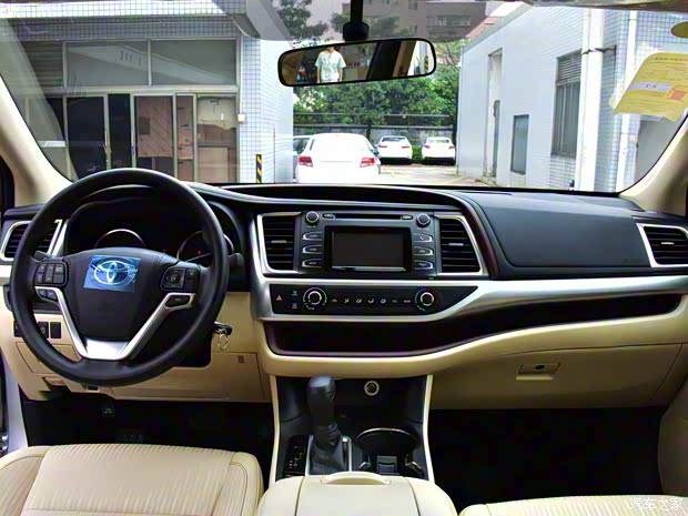 广汽丰田 汉兰达 2017款 2.0T 两驱精英版 5座 广汽丰田 汉兰达 2017款 2.0T 两驱精英版 5座