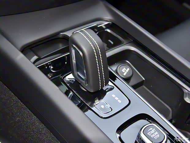 沃爾沃亞太 沃爾沃S60 2022款 B4 智遠(yuǎn)運(yùn)動(dòng)版