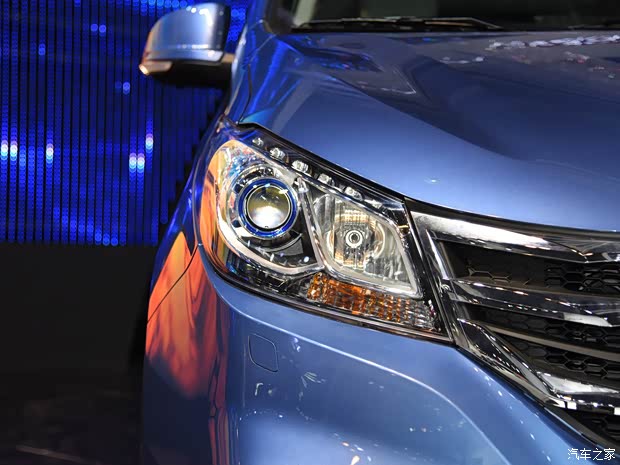 上汽商用車 上汽大通G10 2015款 2.0T 自動(dòng)旗艦版