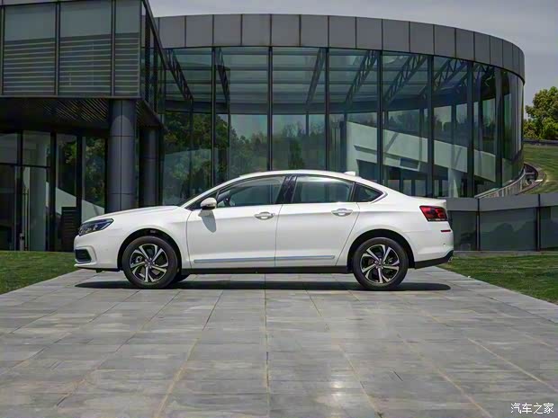 东风雪铁龙 雪铁龙C5 2017款 基本型 东风雪铁龙 雪铁龙C5 2017款 基本型