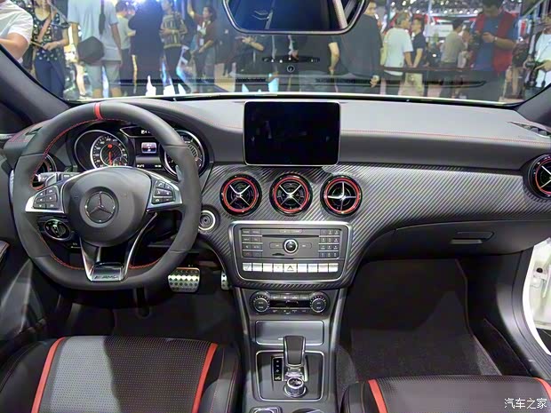 梅賽德斯-AMG 奔馳A級(jí)AMG 2016款 A 45 AMG 4MATIC