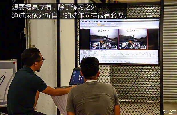 阿斯頓·馬丁 阿斯頓·馬丁DB11 2016款 5.2T 首發(fā)版