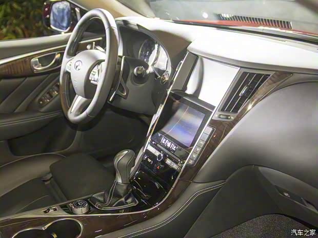 英菲尼迪(進口) 英菲尼迪Q50 2016款 3.0T 基本型