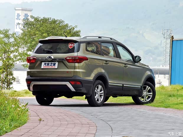 北汽銀翔 北汽幻速S3 2016款 S3L 1.5L 手動尊貴型