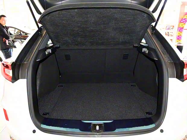 東風(fēng)本田 本田UR-V 2017款 370TURBO 四驅(qū)尊享版 東風(fēng)本田 本田UR-V 2017款 370TURBO 四驅(qū)尊享版