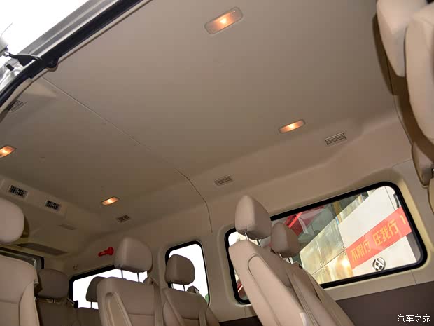 上汽大通 上汽大通V80 2017款 2.5T手動商杰版長軸中頂