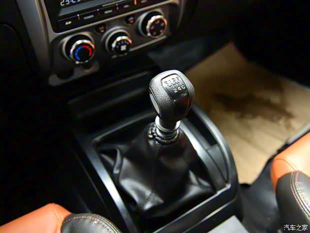 江铃汽车 宝典 2016款 1.8T新超值汽油两驱长货箱GLJX4G18E5L