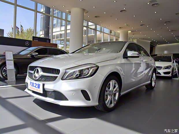 奔馳(進(jìn)口) 奔馳A級(jí) 2017款 A 200 時(shí)尚型
