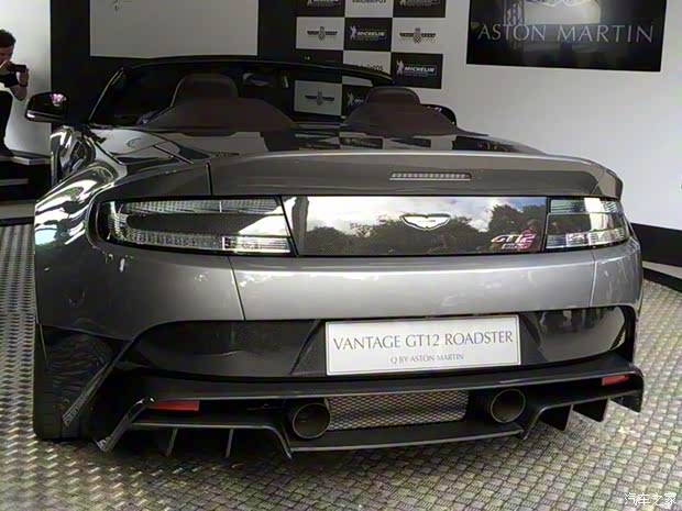 阿斯顿·马丁 V12 Vantage 2016款 6.0L GT12 roadster