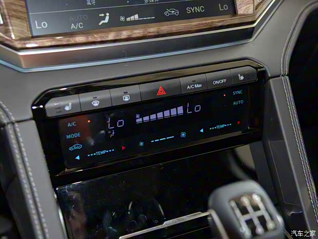 众泰汽车 大迈X7 2017款 1.8T 手动至尊型