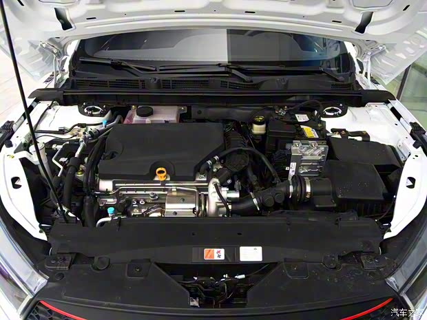 一汽奔騰 奔騰B50 2016款 1.4T 自動運(yùn)動豪華型