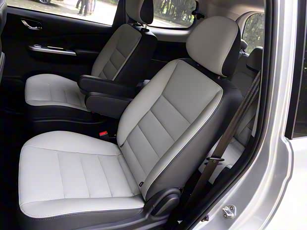 東風(fēng)風(fēng)行 風(fēng)行S500 2015款 1.5L MT