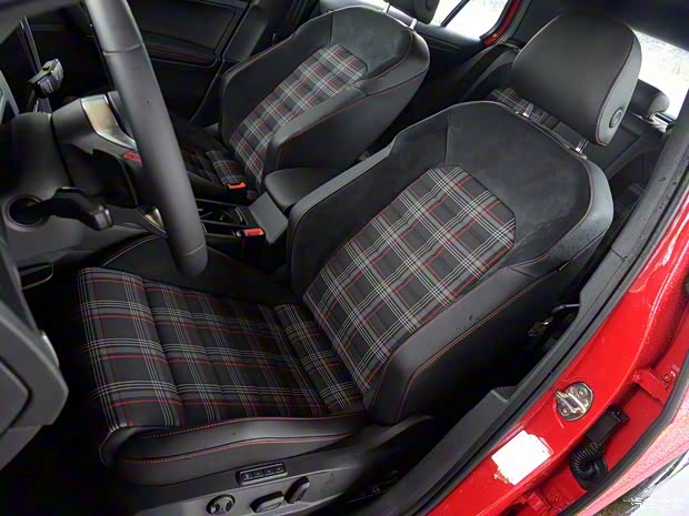 一汽-大众 高尔夫 2018款 2.0TSI GTI 一汽-大众 高尔夫 2018款 2.0TSI GTI