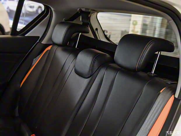 上汽通用五菱 寶駿310 2016款 1.2L 手動(dòng)豪華型