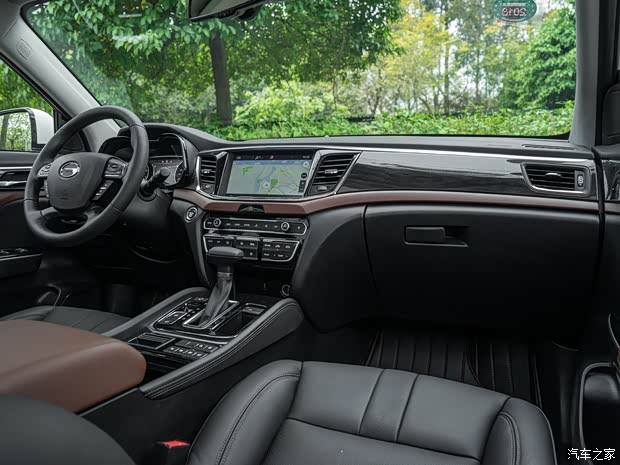 广汽乘用车 传祺GS8 2017款 320T 两驱豪华智联版 广汽乘用车 传祺GS8 2017款 320T 两驱豪华智联版