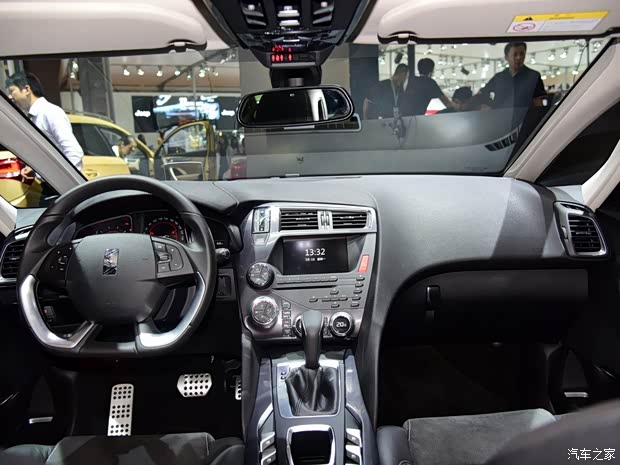 长安标致雪铁龙 DS 5 2015款 60周年限量版